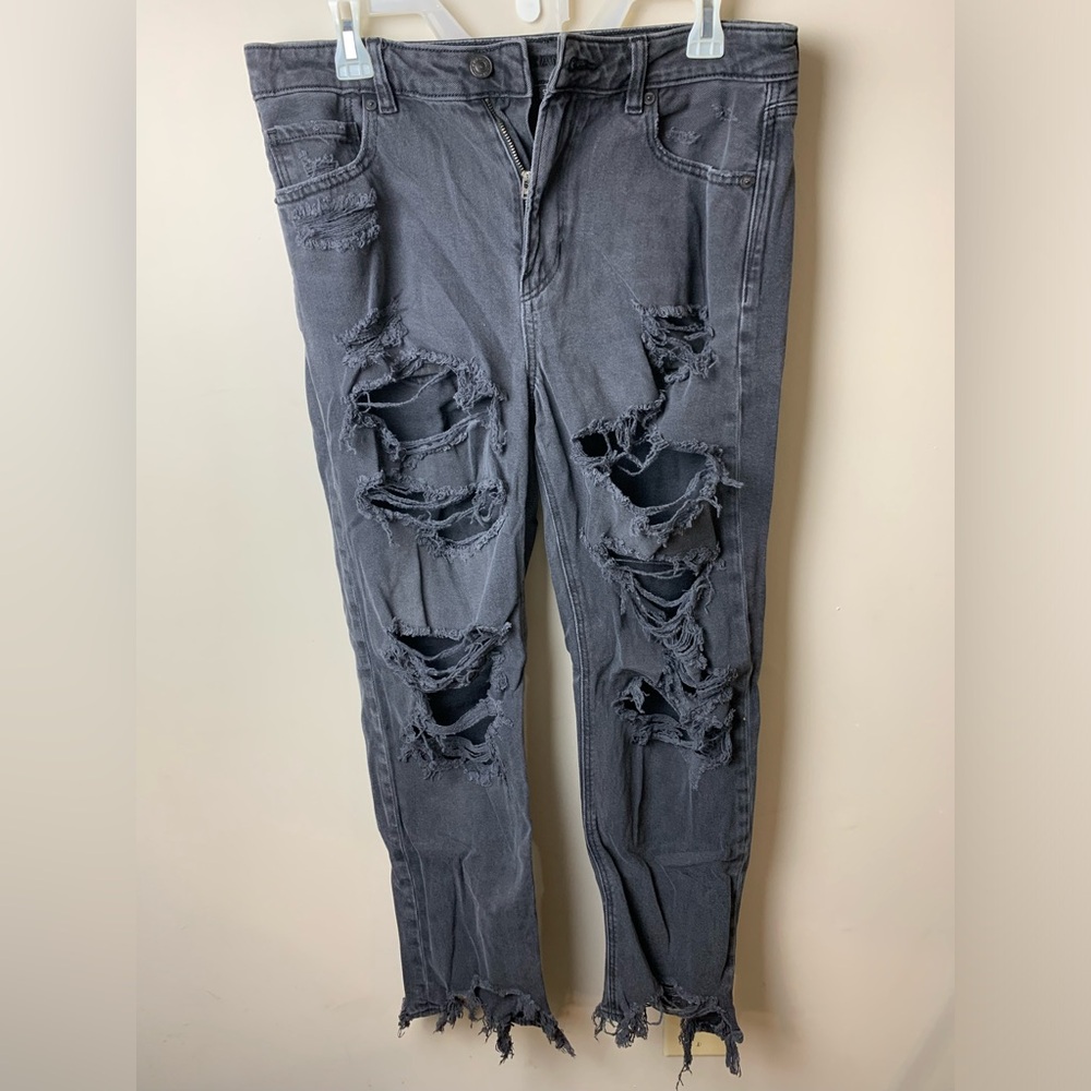 Women’s American Eagle size 12 distressed black jeans